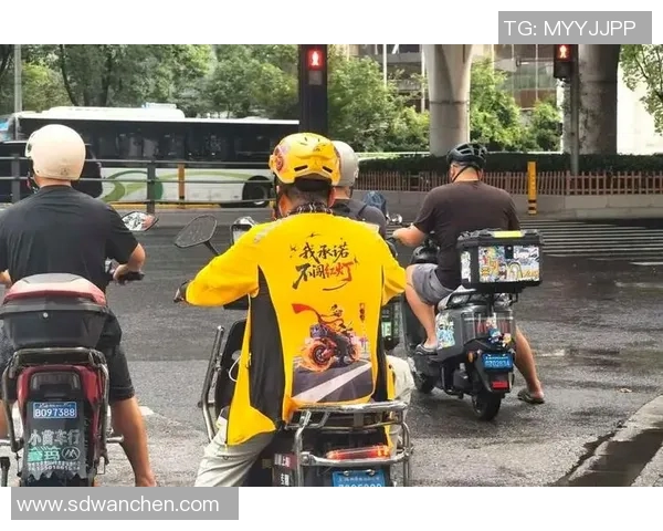 美团骑手十年凡人善举诠释骑士精神，织就城市温情传递社会正能量